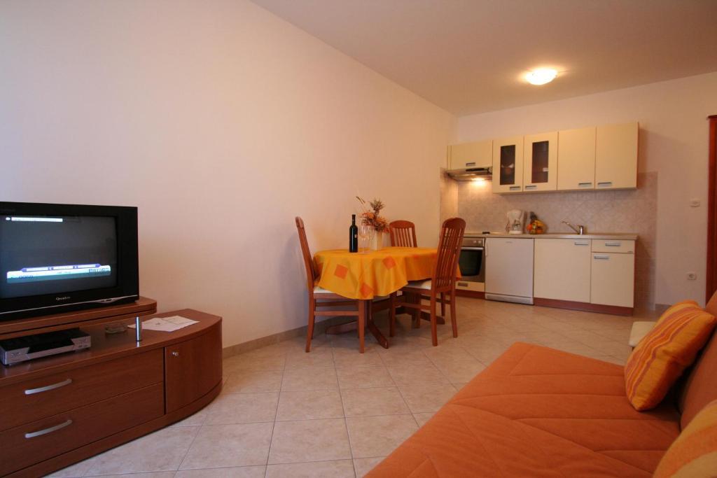 Apartments Bogovic Malinska Bilik gambar