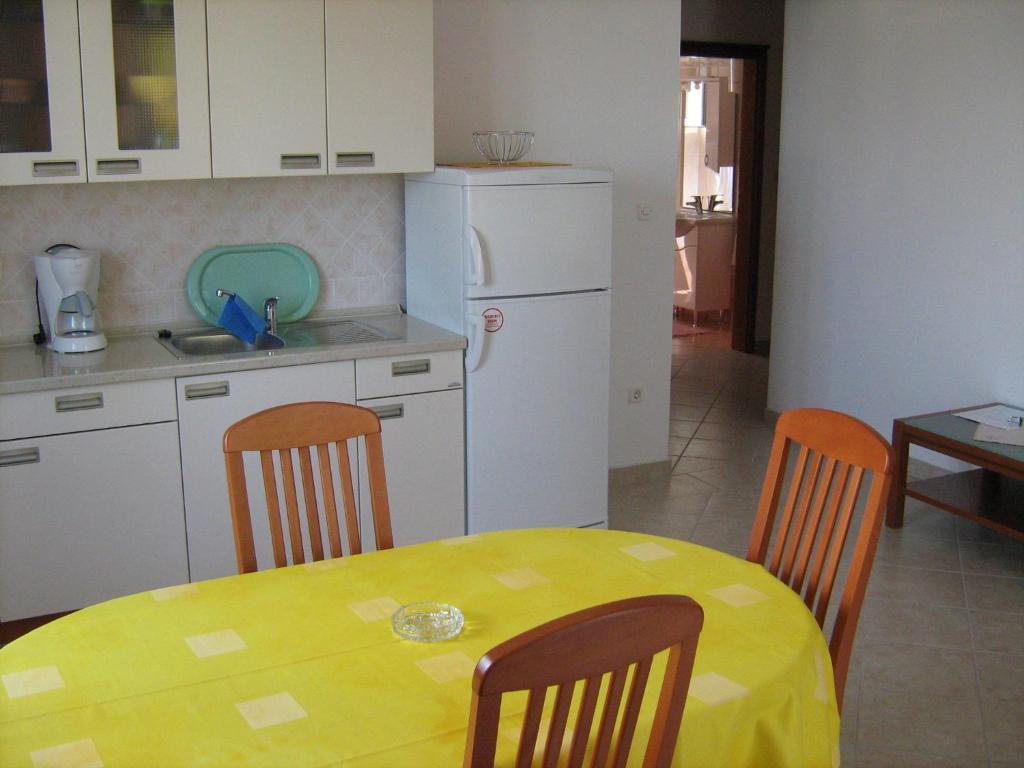 Apartments Bogovic Malinska Bilik gambar