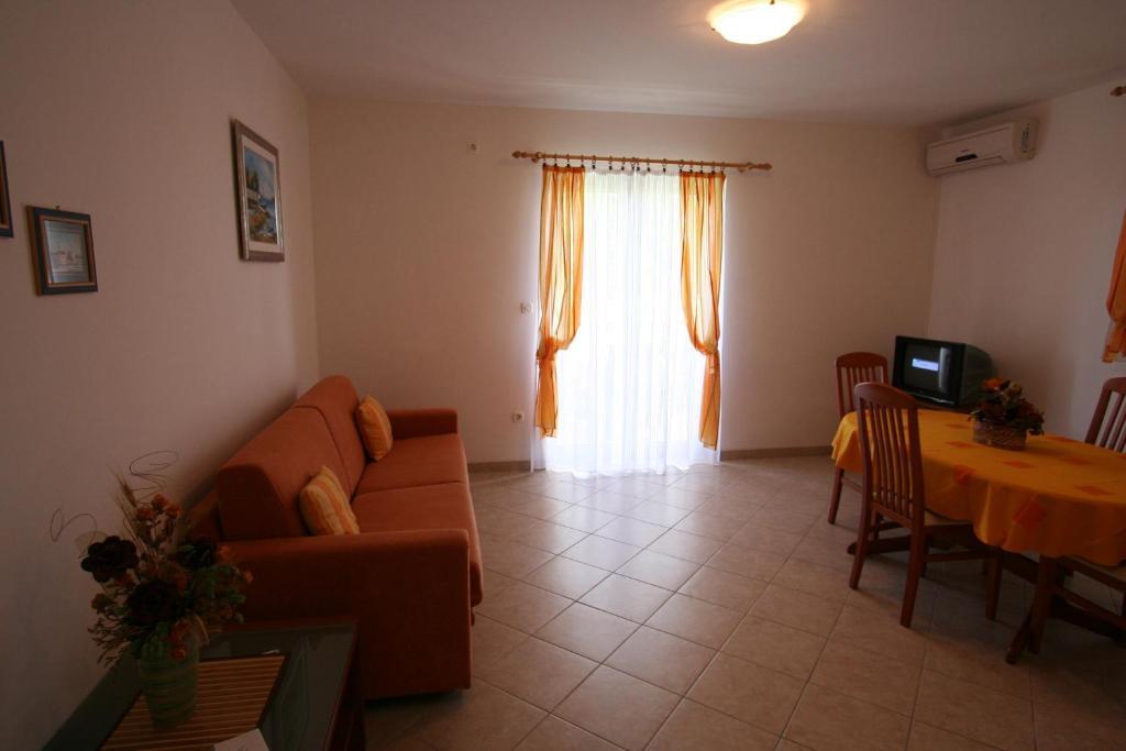 Apartments Bogovic Malinska Bilik gambar