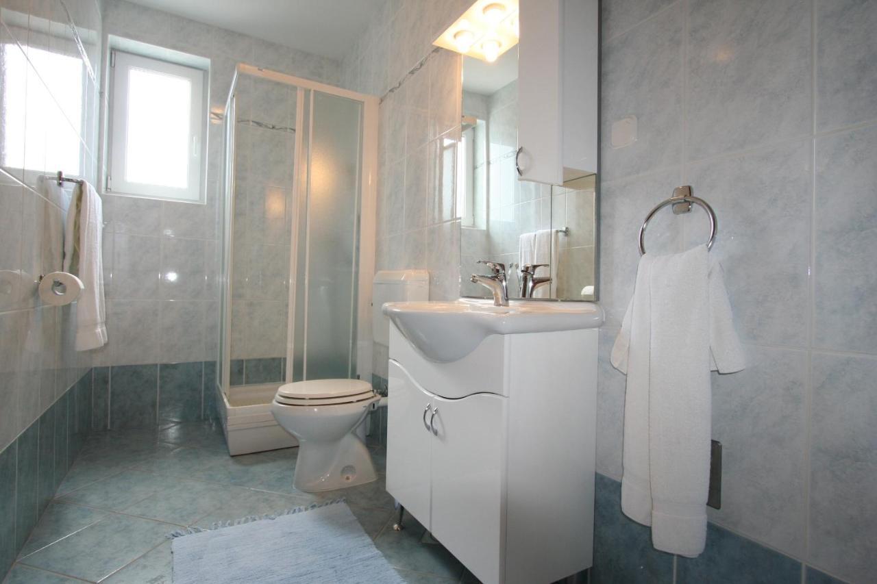Apartments Bogovic Malinska Bilik gambar